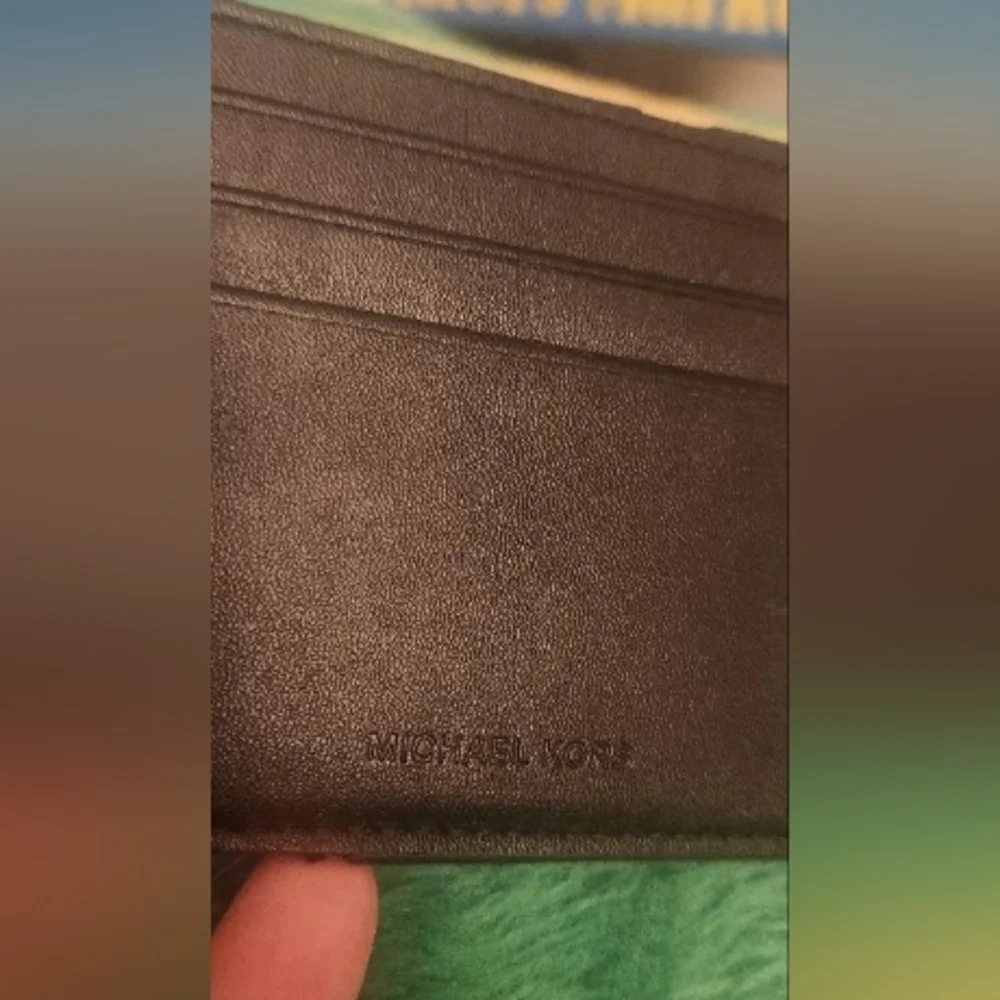 Micheal Kors Mens wallet